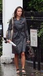 Pippa Middleton con trench en Londres