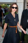 Keira Knightley con gafas cat eye de Ralph Lauren