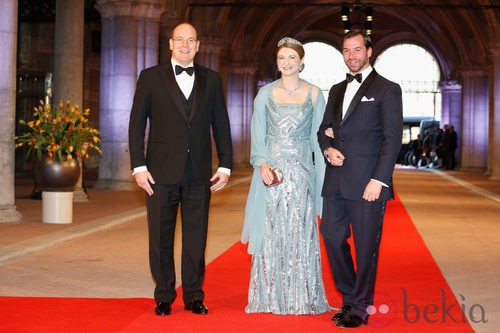 La Princesa Estefanía de Luxemburgo con un vestido con lentejuelas en la cena previa a la abdicación de la Reina Beatriz de Holanda