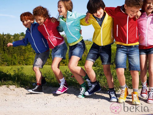 Sudaderas en varios colores de la colección primavera/verano 2013 de Benetton