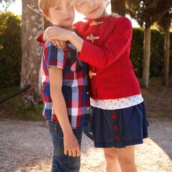 Conjuntos para niño y niña de la colección primavera/verano 2013 de Benetton