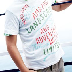 Camiseta con grafismos para niño de la colección primavera/verano 2013 de Benetton