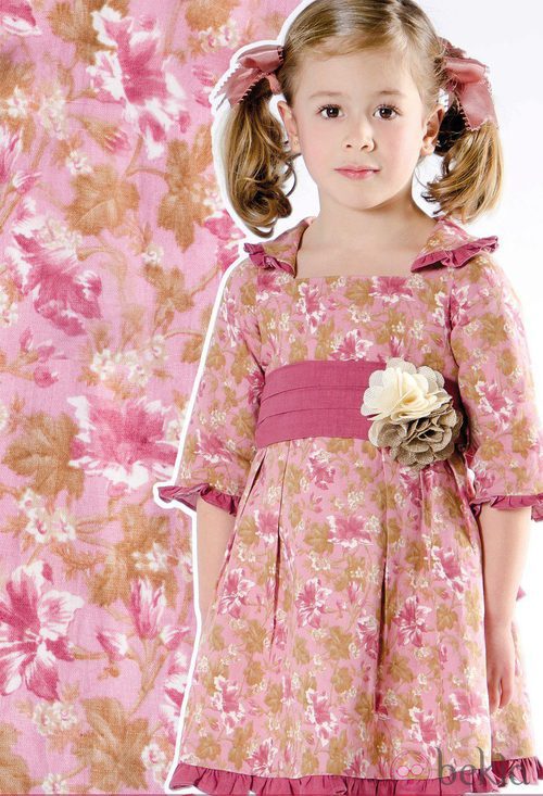 Vestido fucsia con flores de la colección 'Ceremonia' de Trasluz para este 2013