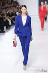 Traje de chaqueta azul de la colección crucero 2014 de Dior
