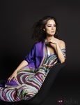 Bérénice Marlohe posando con un vestido de la colección Sunwear 2013 de Eres
