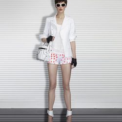 Look con bolso Kamera Bag de la colección primavera/verano 2013 de Karl Lagerfeld