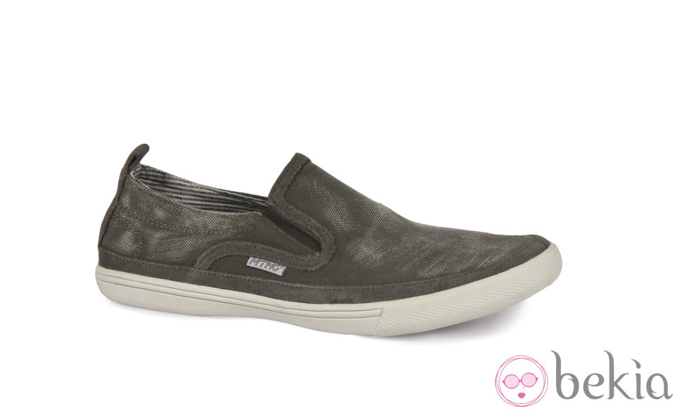 Mocasín gris de la colección primavera/verano 2013 de MTNG ATTITUDE
