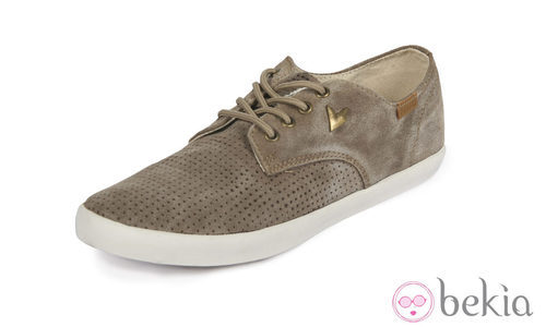 Calzado sport taupé de la colección primavera/verano 2013 de MTNG ATTITUDE