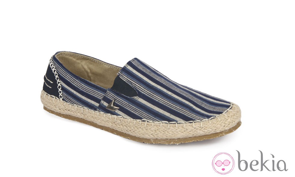 Zapatilla a rayas de la colección primavera/verano 2013 de MTNG ATTITUDE