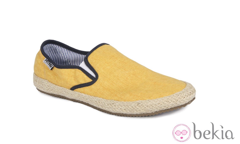 Zapatilla amarilla de la colección primavera/verano 2013 de MTNG ATTITUDE