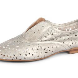 Zapatilla gris de la colección primavera/verano 2013 de Sixtyseven