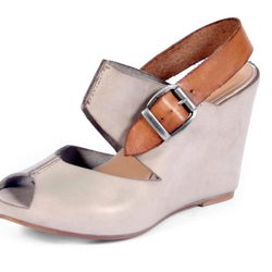 Sandalia bicolor de la colección primavera/verano 2013 de Sixtyseven