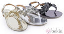 Sandalias con adornos de la colección 'Innovación' primavera/verano 2013 de XTI