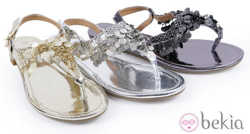 Sandalias con adornos de la colección 'Innovación' primavera/verano 2013 de XTI