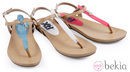 Sandalias azules, blancas y rosas de la colección 'Innovación' primavera/verano 2013 de XTI