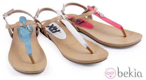 Sandalias azules, blancas y rosas de la colección 'Innovación' primavera/verano 2013 de XTI