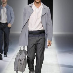 Look de la colección primavera/verano 2014 de Emporio Armani en la Semana de la Moda de Milán