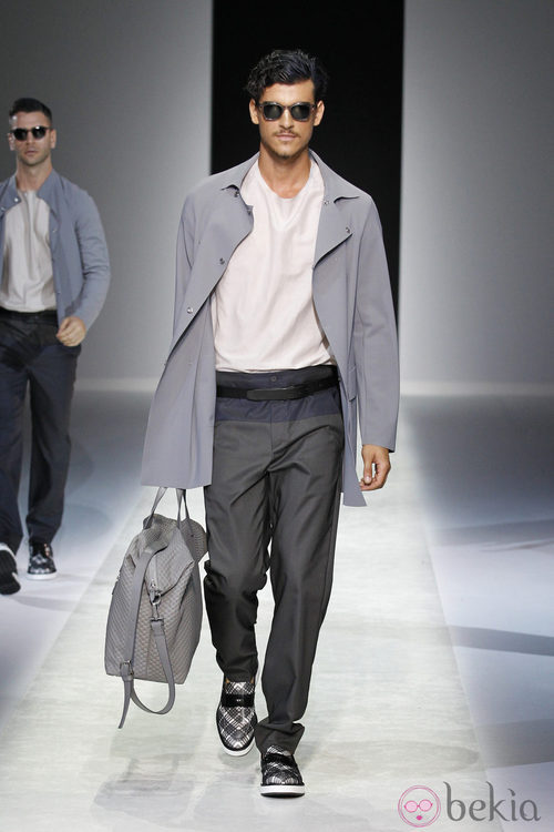 Look de la colección primavera/verano 2014 de Emporio Armani en la Semana de la Moda de Milán