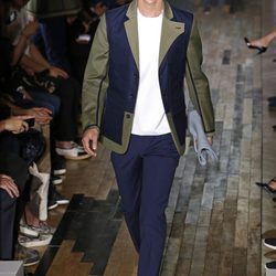 Blazer bicolor de la colección primavera/verano 2014 de Valentino en la Semana de la Moda de París