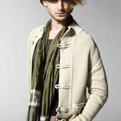 Chaqueta beige de la colección masculina primavera/verano 2013 de Benetton