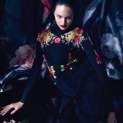 Candice Swanepoel posando para la campaña otoño/invierno 2013/2014 de Blumarine
