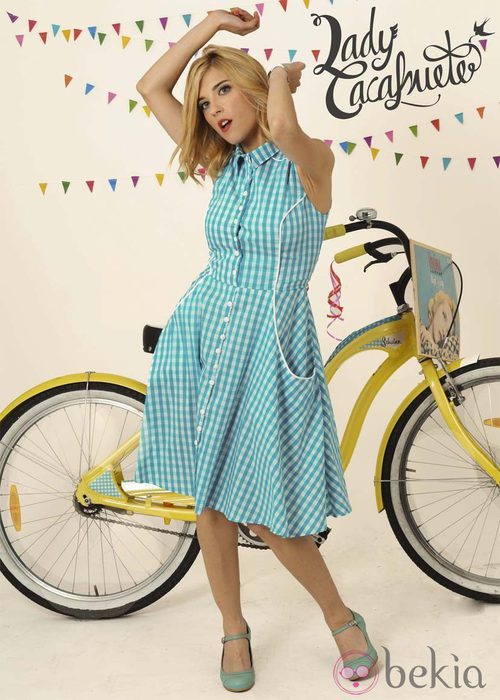Virginia Labuat, con el vestido de 'Yellowstone Camping' de Lady Cacahuete