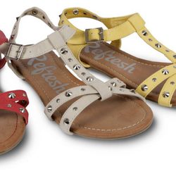 Sandalias con tachuelas de la colección primavera/verano 2013 de Refresh