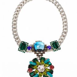 Colgante con medallón de la colección primavera/verano 2013 de Asos
