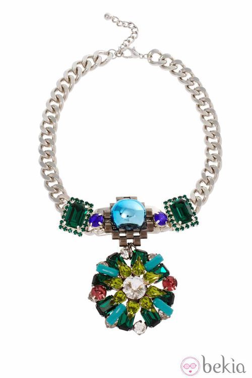 Colgante con medallón de la colección primavera/verano 2013 de Asos