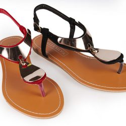 Sandalias planas de la colección primavera/verano 2013 de Alex Silva