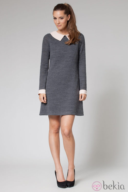 Vestido gris de la colección otoño/invierno 2013 de Poète