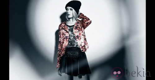 Blazer con estampado floral del lookbook agosto 2013 de Bershka