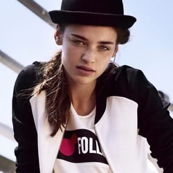 Sudadera blanca del lookbook agosto 2013 de Bershka
