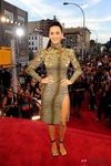 Katy Perry con un vestido de estampado print en los MTV VMA 2013