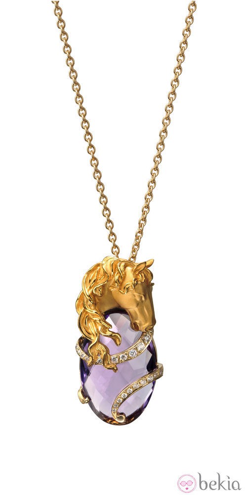 Colgante de oro de la Colección Ecuestre de Carrera y Carrera