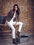Irina Shayk con botas de la coleccion otoño/invierno 2013 de Xti