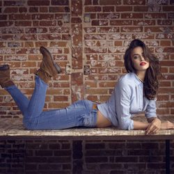 Irina Shayk posando para la coleccion otoño/invierno 2013 de Xti