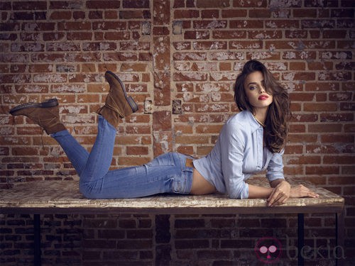 Irina Shayk posando para la coleccion otoño/invierno 2013 de Xti