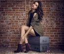 Irina Shayk con botas con print de la coleccion otoño/invierno 2013 de Xti