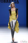Pantalón gris metalizado de la colección primavera/verano 2014 de Roberto Torretta en Madrid Fashion Week
