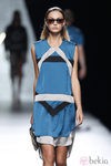 Vestido azul de la colección primavera/verano 2014 de Ana Locking en Madrid Fashion Week