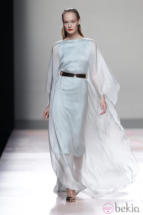 Vestido azul de la colección primavera/verano 2014 de Duyos en Madrid Fashion Week