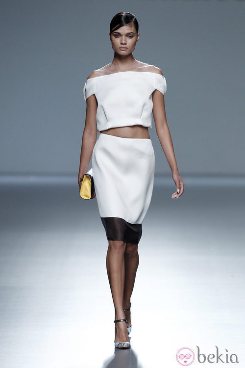 Falda de tubo de la colección primavera/verano 2014 de Victorio&Lucchino en Madrid Fashion Week
