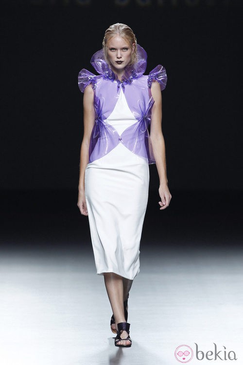 Chaqueta morada de la colección primavera/verano 2014 de María Barros en Madrid Fashion Week