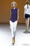 Pantalones blancos capri de la colección primavera/verano 2014 de Sara Coleman en Madrid Fashion Week