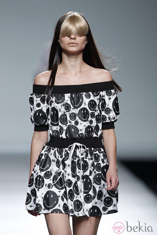 Vestido de escote barco de la colección primavera/verano 2014 de Carlos Diez en Madrid Fashion Week