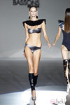 Biquini gris metalizado de la colección primavera/verano 2014 de Montse Bassons en Madrid Fashion Week