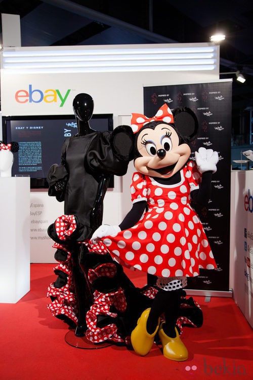Minnie Mouse con el vestido de gitana de la colección 'Inspired by Minnie' de Vicky Martin Berrocal