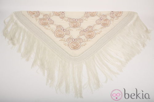 Mantón de manila de la colección 'Inspired by Minnie' de Vicky Martín Berrocal