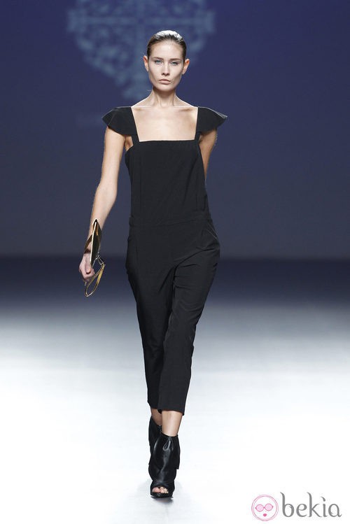 Mono de vestir de la colección primavera/verano 2014 de Lorena Saravia en el EGO Madrid Fashion Week